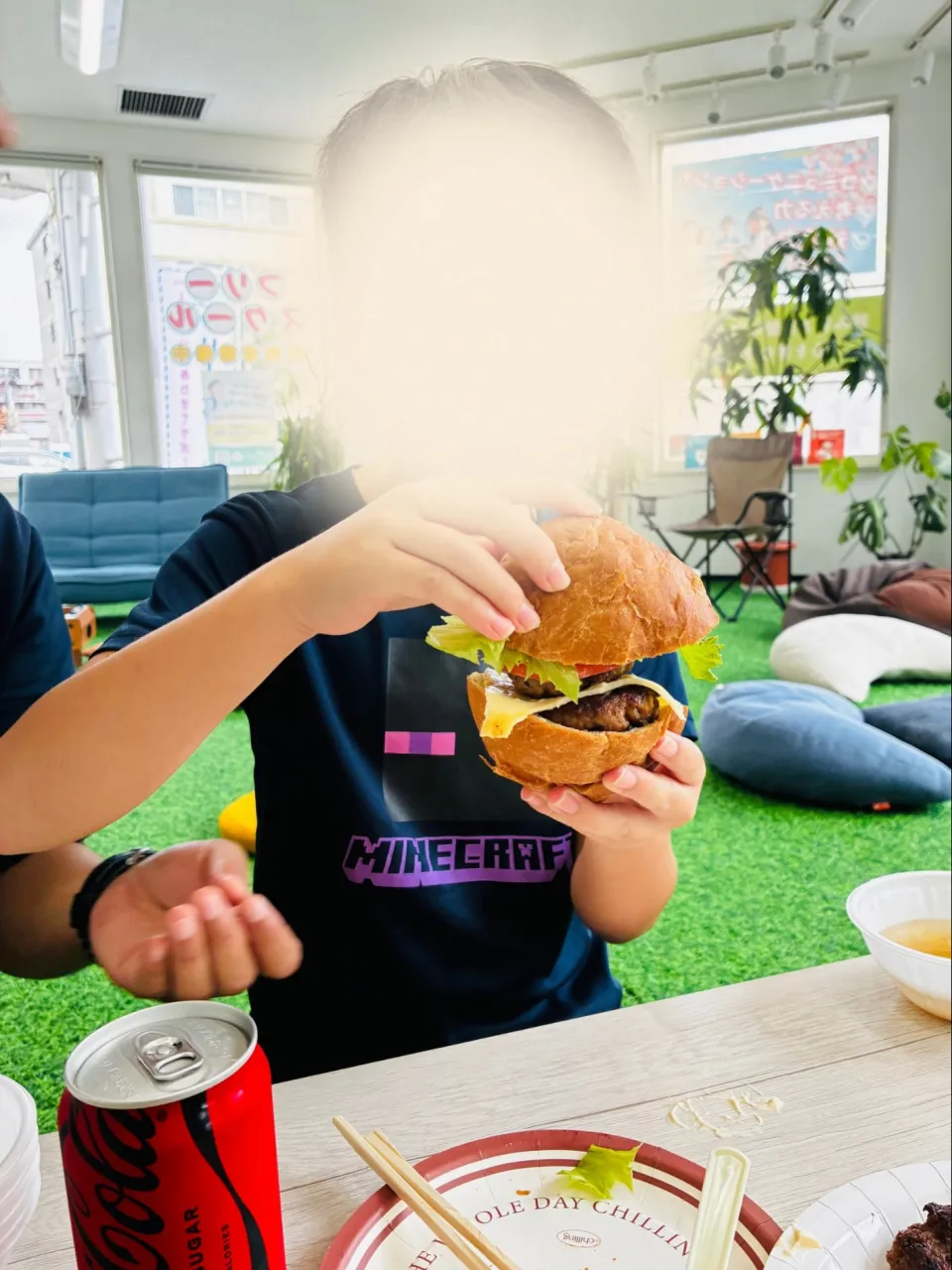 【ハンバーグで社会貢献】